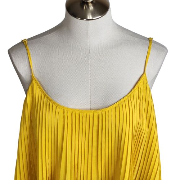 Superdown Womens‎ Medium Tawnie Cami Mini Dress Yellow Pleated Adjustable Straps - Picture 3 of 8